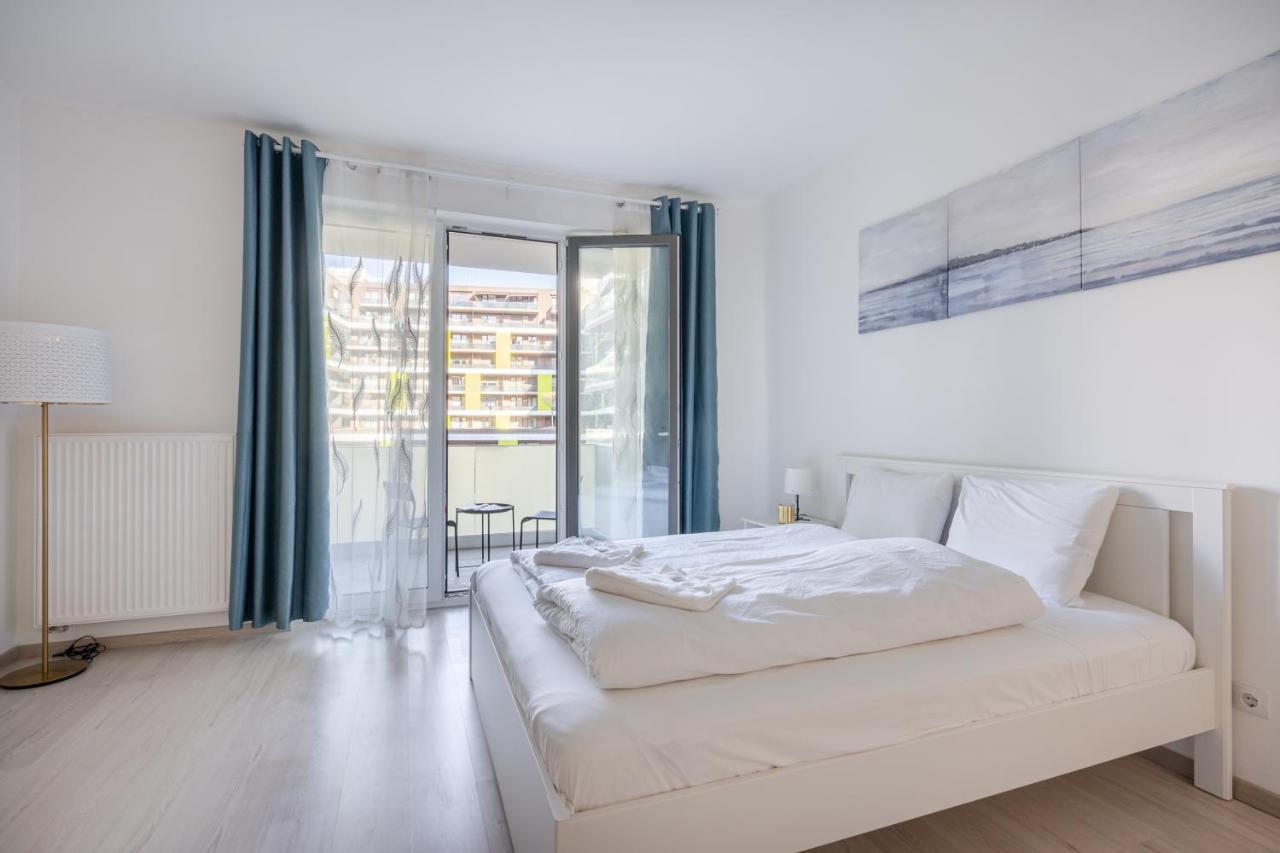 Grand Corvin Studio With Balcony Boedapest Buitenkant foto